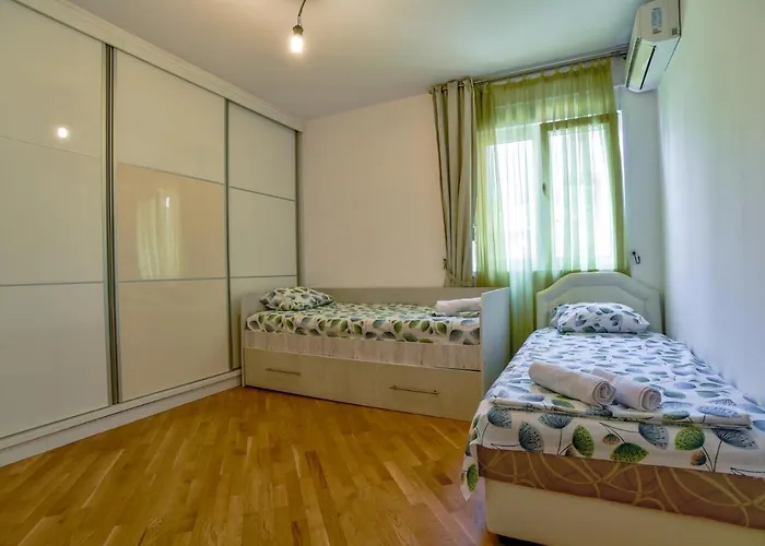 Flat W Balcony 5 Min To Beach Near Budva Old Town