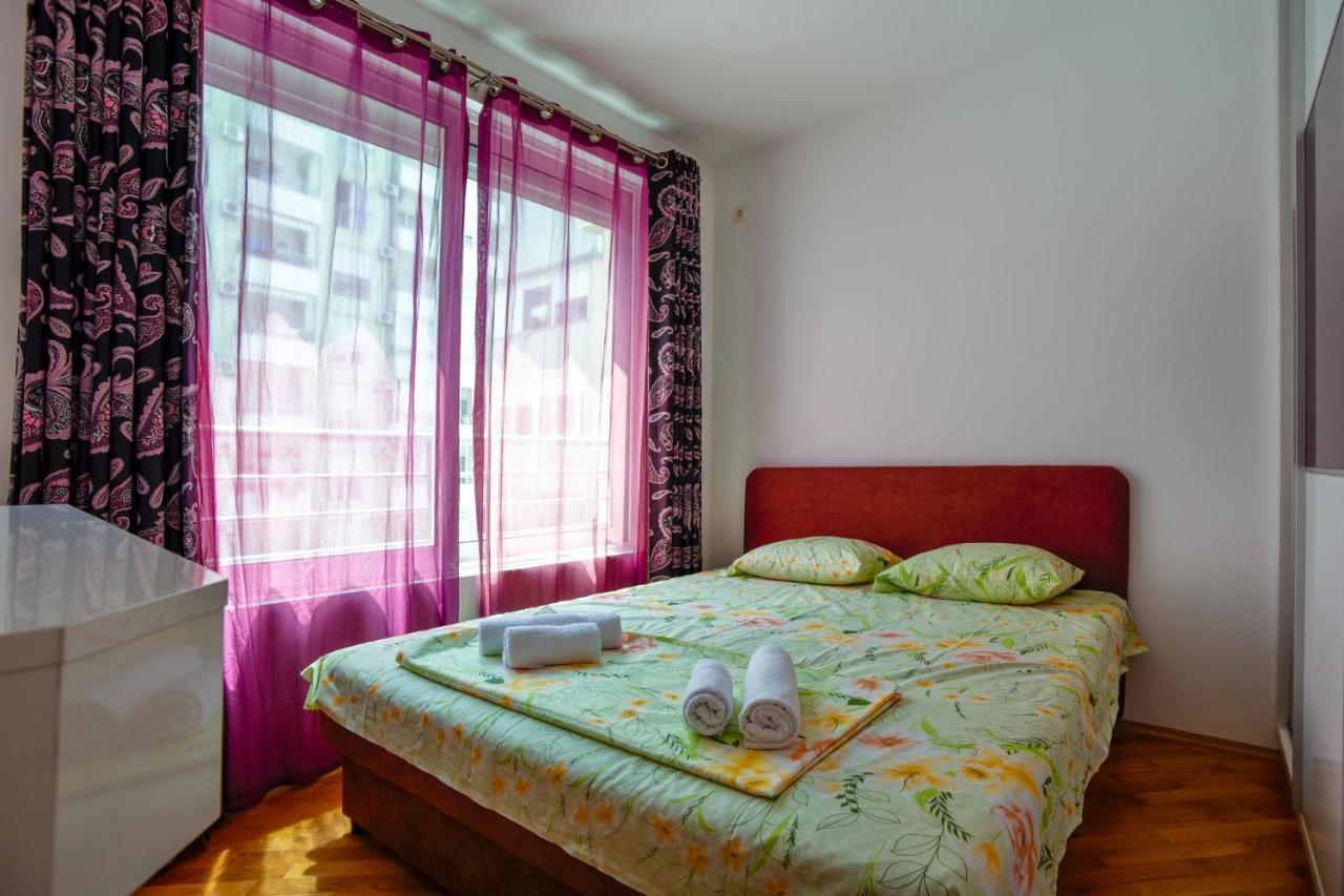 Flat W Balcony 5 Min To Near Old Town Apartment